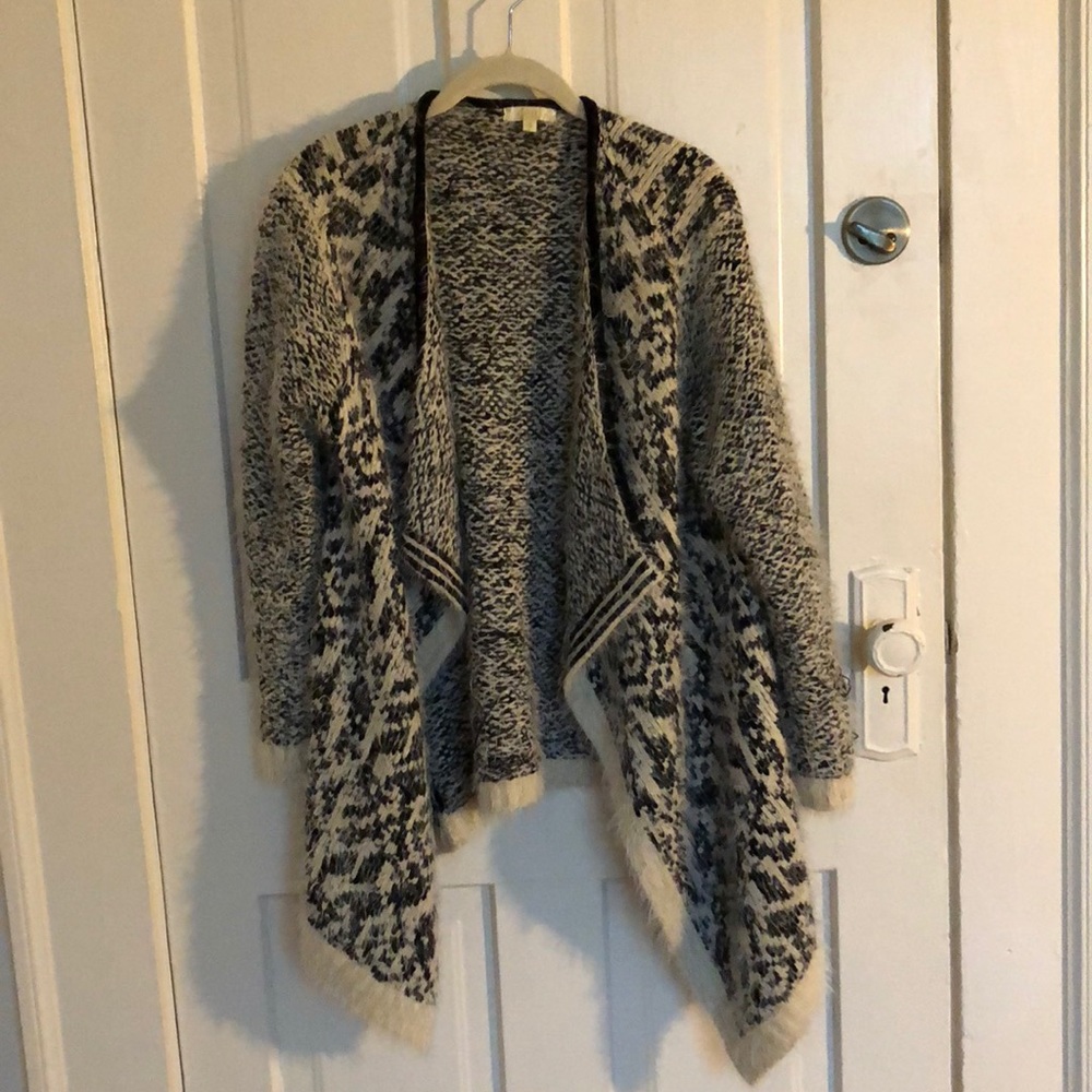 DANI COLLECTION Softest sweater ever!